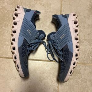 On Cloud Women’s Tennis Shoes